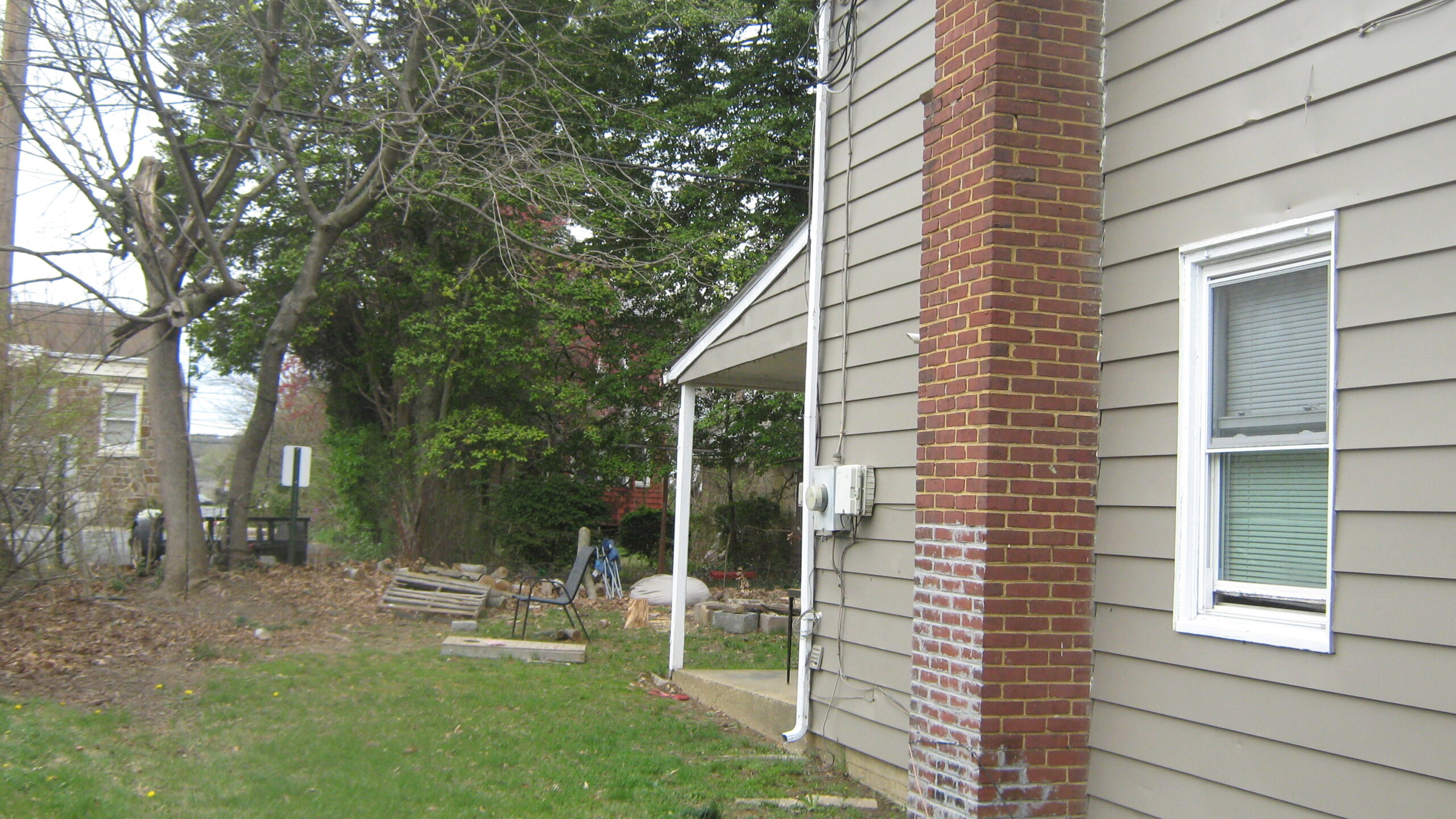 10 Thompson Circle (Left side)